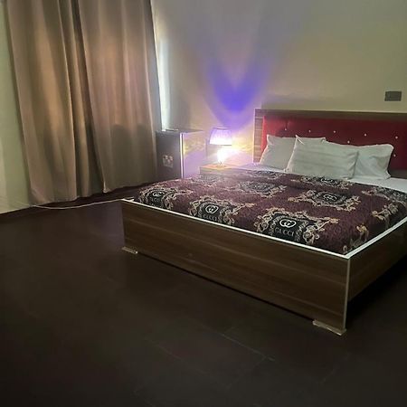 Hotel Adonai Ltd Benin City Dış mekan fotoğraf