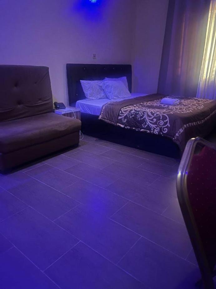 Hotel Adonai Ltd Benin City Dış mekan fotoğraf