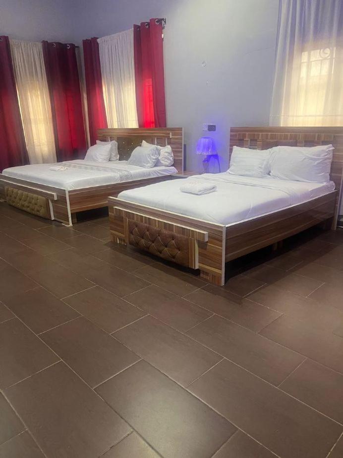 Hotel Adonai Ltd Benin City Dış mekan fotoğraf