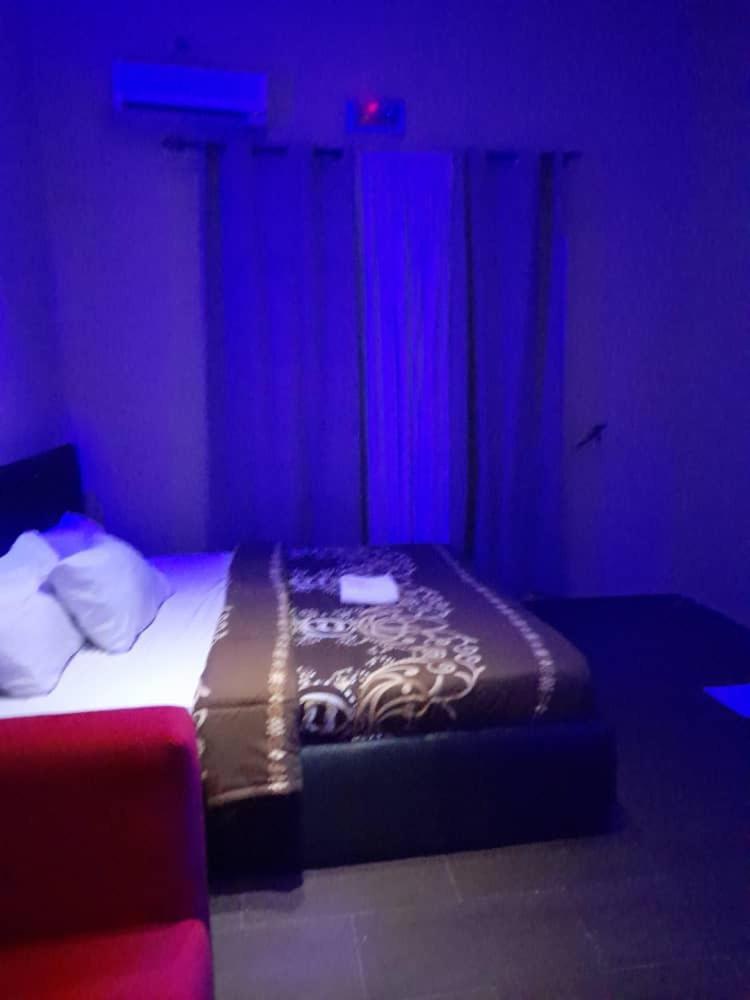 Hotel Adonai Ltd Benin City Dış mekan fotoğraf